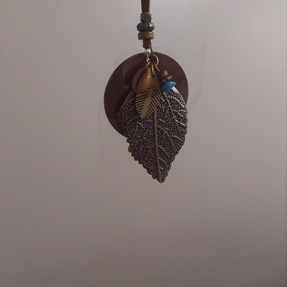 3pc. Bohemian leaf necklace and earrings set NIP - Picture 4 of 4